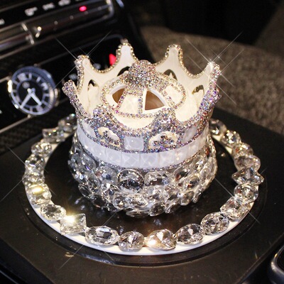 汽车香水座式皇冠创意水晶车载摆件钻持久淡香女神款网红车内