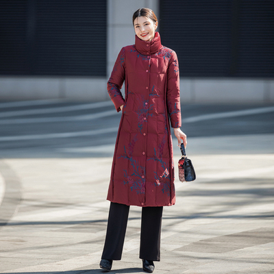 梅佳秀时尚过膝立领绣花羽绒服