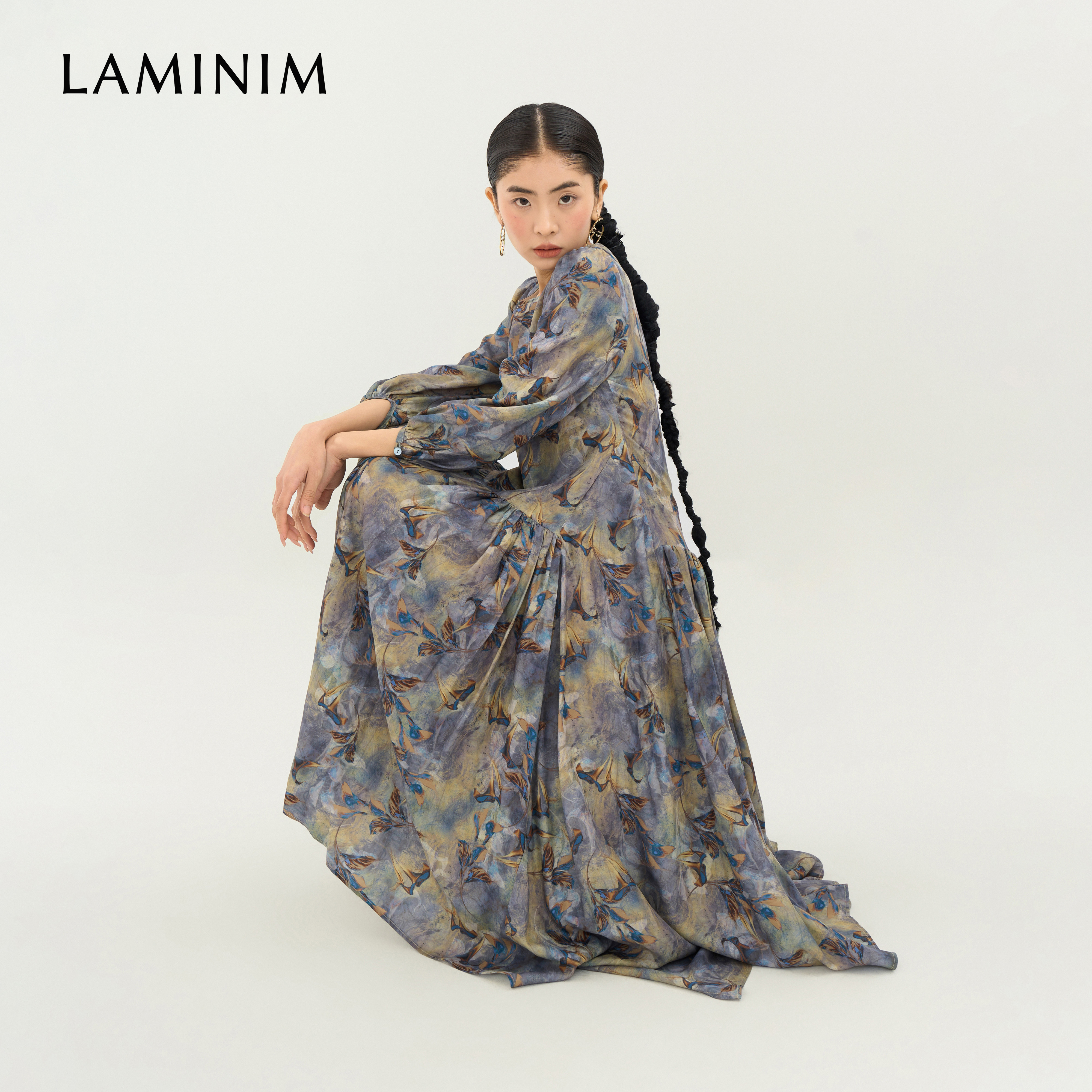LAMINIM马蹄莲新中式印花灯笼袖长款春装复古铜氨丝连衣裙
