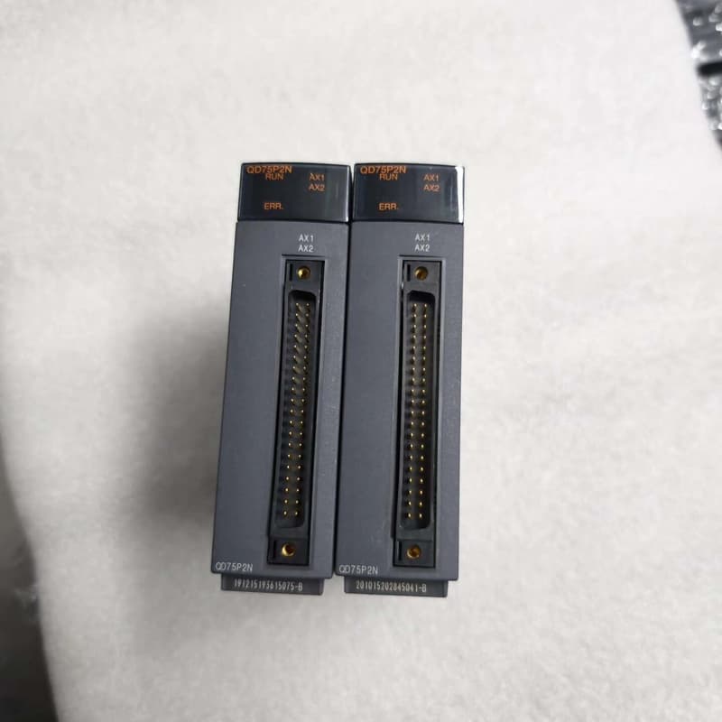 三菱QD75P2N定位单元，二手拆机，成色以图为准，接口完整--议价