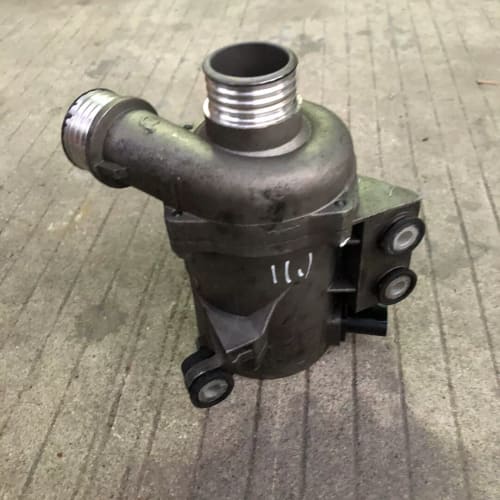 适用于宝马N52电子水泵E90--议价商品