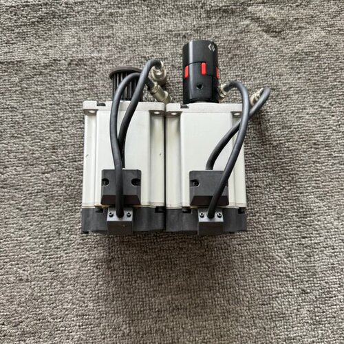 松下伺服电机 MHMD082G1U，0.75KW，输入AC1--议价商品