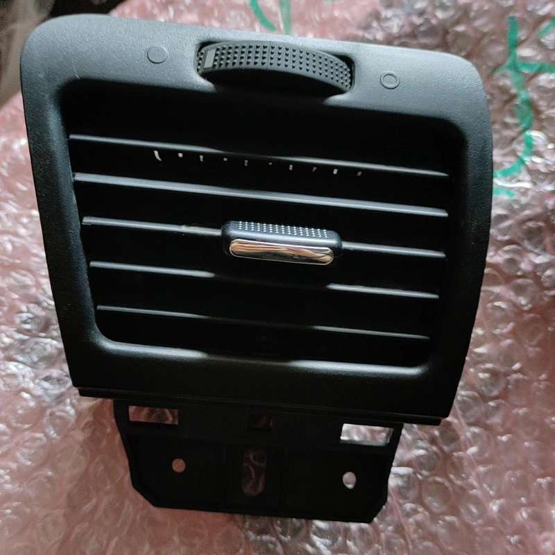 B50仪表台右出风口总成,一汽奔腾B50空调出风口,全新--议价商品