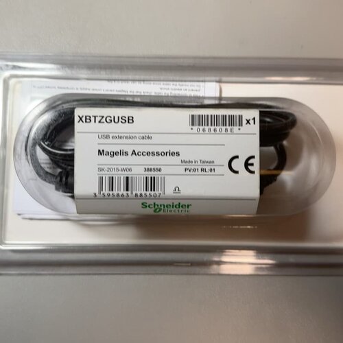 施耐德全新原装XBTZGUSB，(USB扩展电缆)，数量13--议价商品