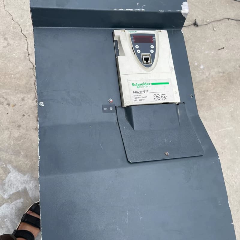 #电子元器件 施耐德ATV61变频器一台132KW的成色如图--议价商品