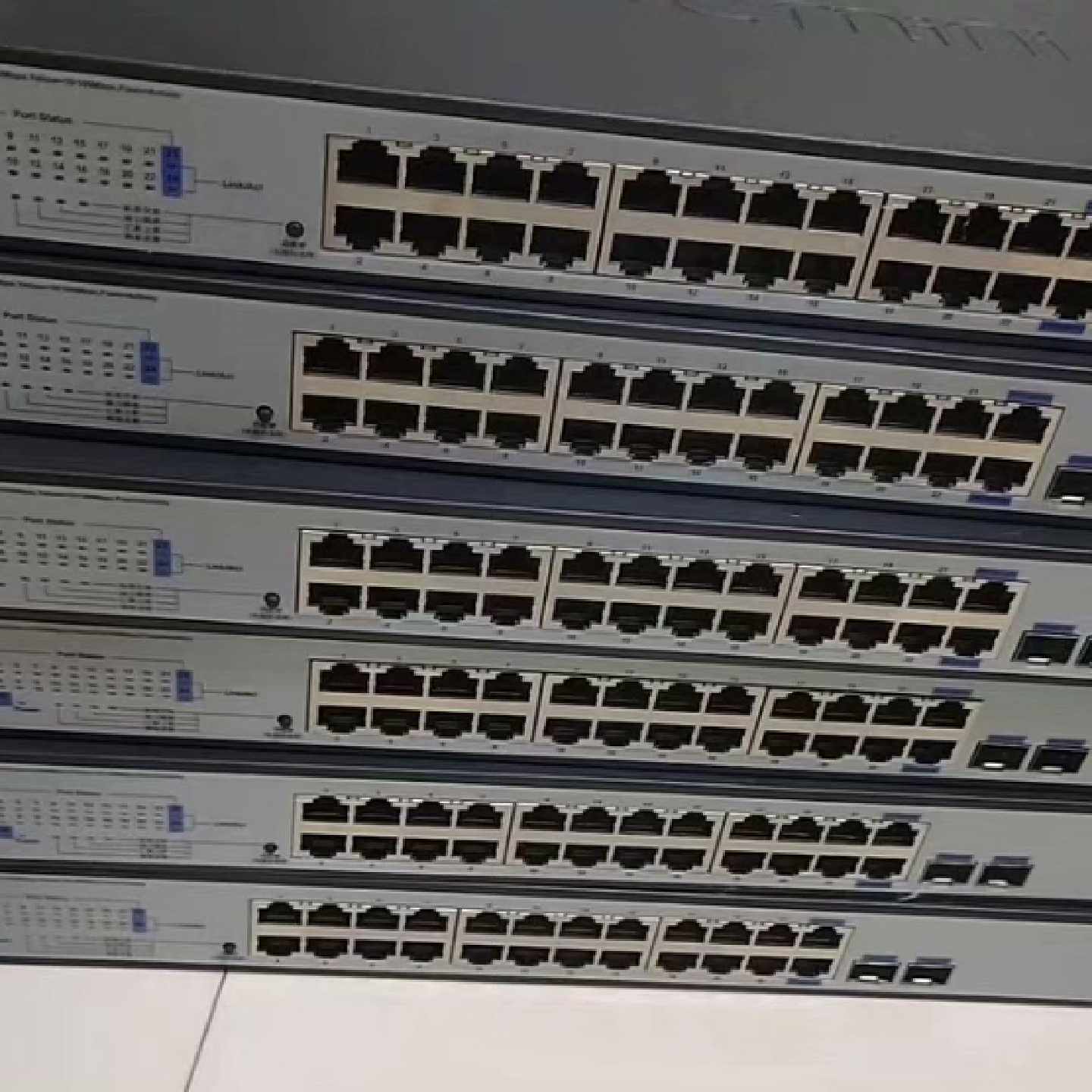 议价--9新靓丽]华三24口千兆交换机H3C Mini S1224F