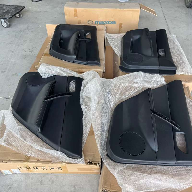 全黑车门内饰板一套,四门内饰板,全新原厂真皮的,4S--议价商品