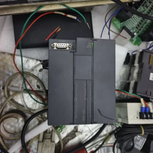 仿西门子S7-200PLC一个，型号:288-1SR40-0--议价商品
