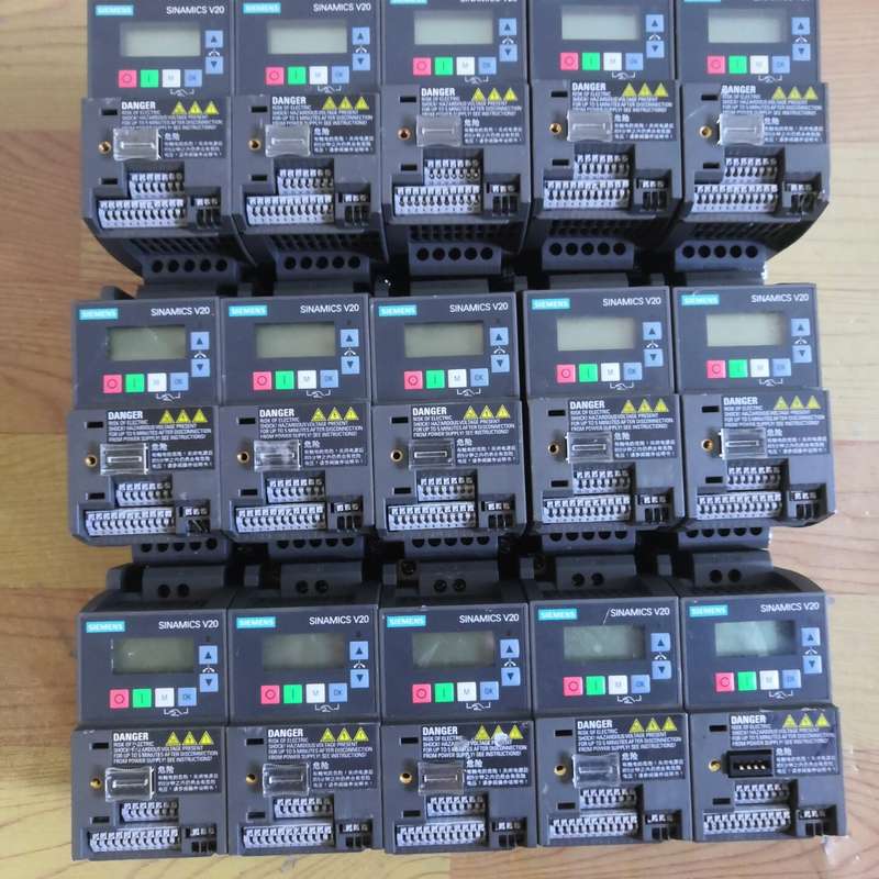 西门子变频器V20单相220输入750W，二手包好成色不错，--议价商品