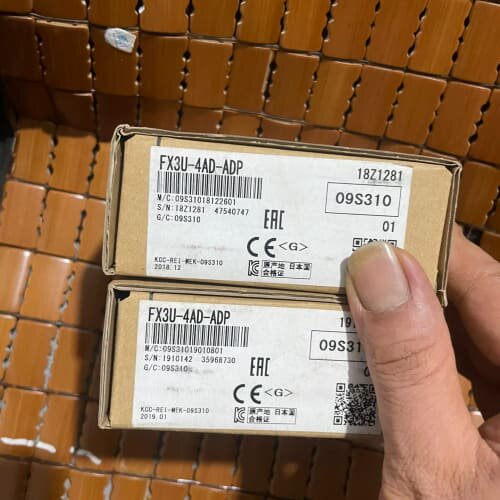全新三菱PLC FX3U-4AD-ADP，成色如图，功能包好--议价商品