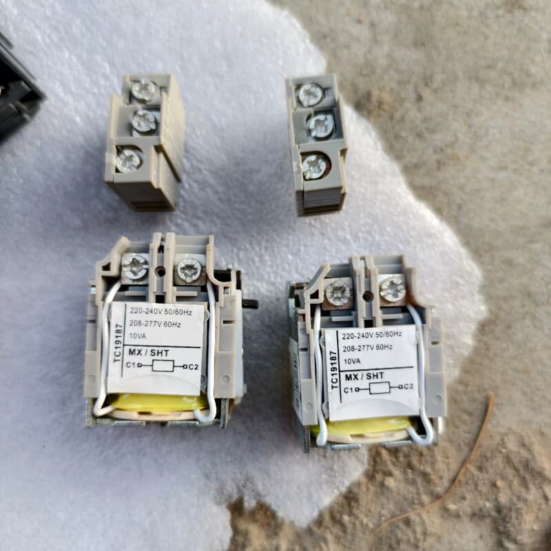 施耐德断路器电磁脱扣线圈,LV429387带脱扣开关,50一--议价商品