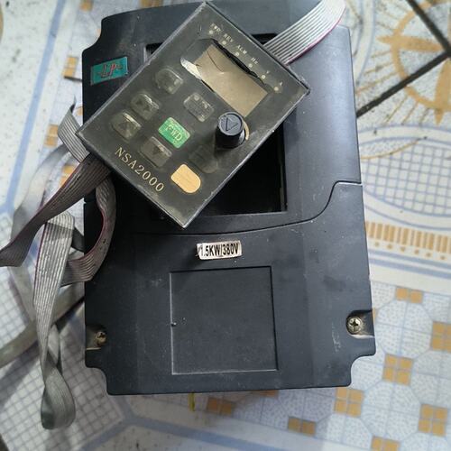 力普LP-A2000-0015G43A变频器，1.5KW，三--议价商品