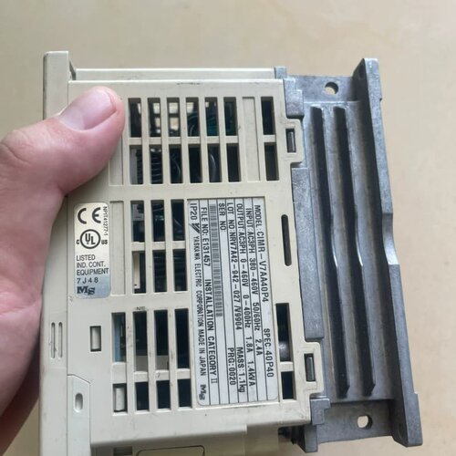 安川变频器CIMR-V7AA40P4--议价商品
