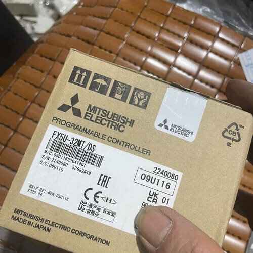 三菱PLC FX5U-32MT/DS，成色如图漂亮，仅上机测--议价商品