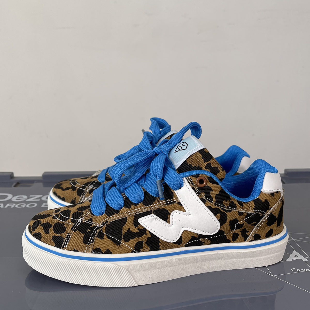 国潮男鞋帆布拼接豹纹低帮板鞋