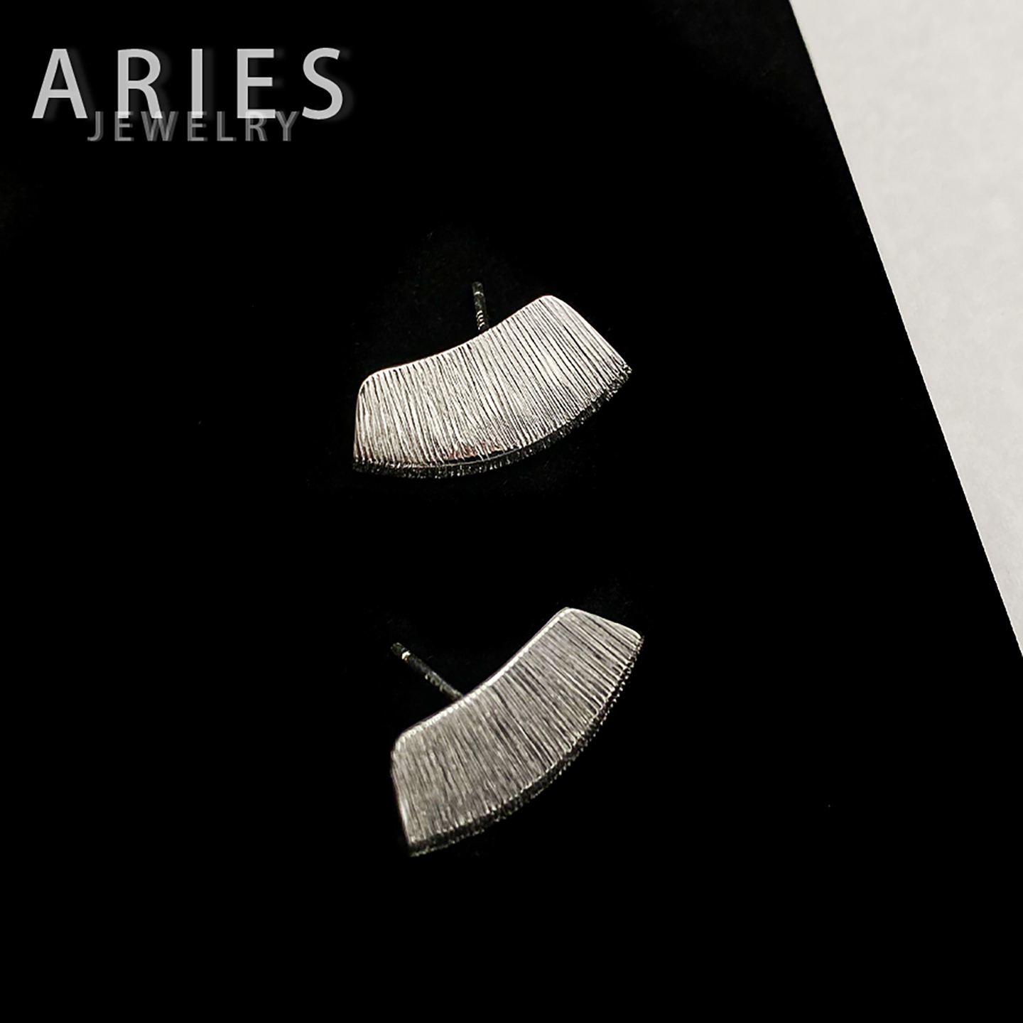 Aries 欧美金属风耳廓拉丝耳钉S925纯银小众简约复古冷淡风耳饰