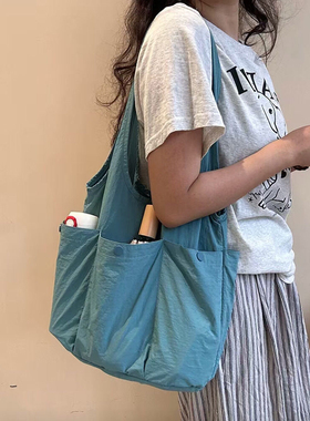 新款日系尼龙防水休闲纯色简约大容量学生通勤单肩腋下包女托特