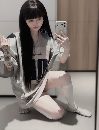 酱酱8周年美式宽松纪念版抬头v领球衣