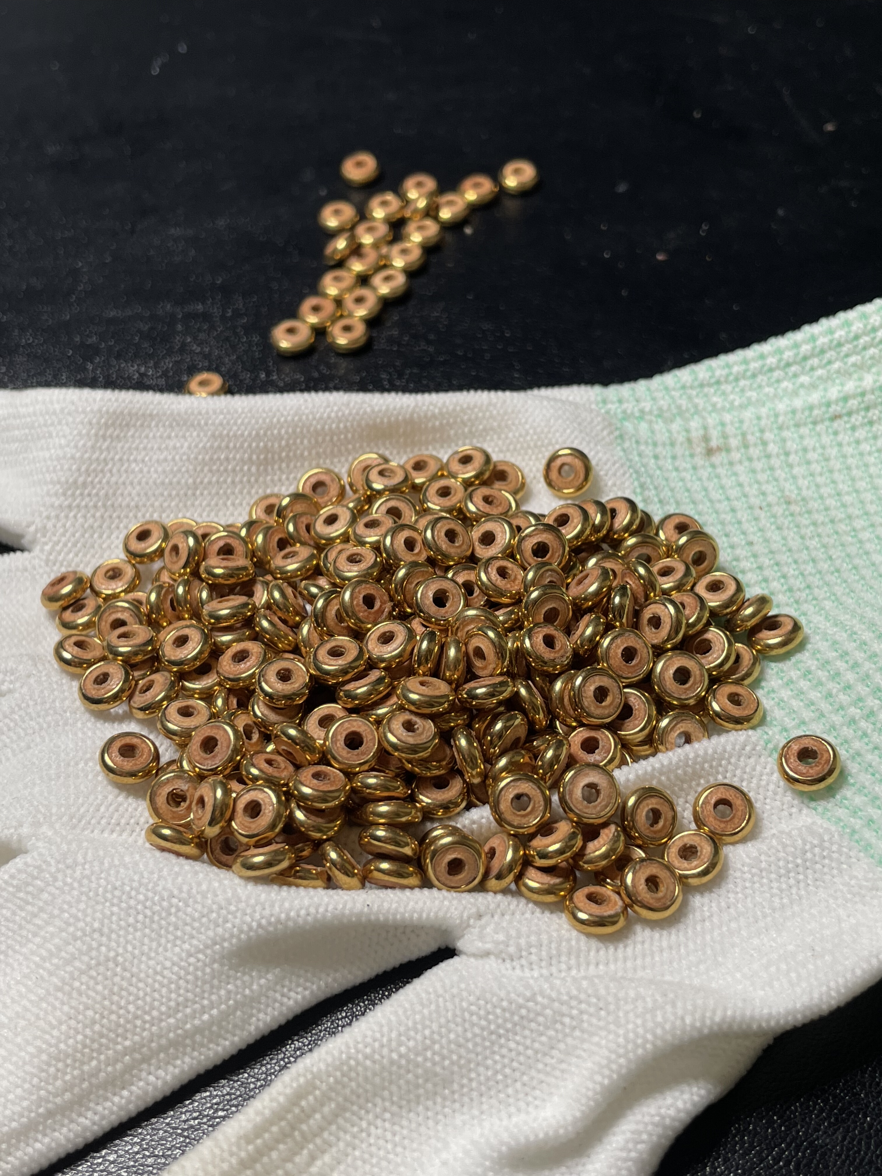 铜镀18k包金牛皮隔片，尺寸0.6mm