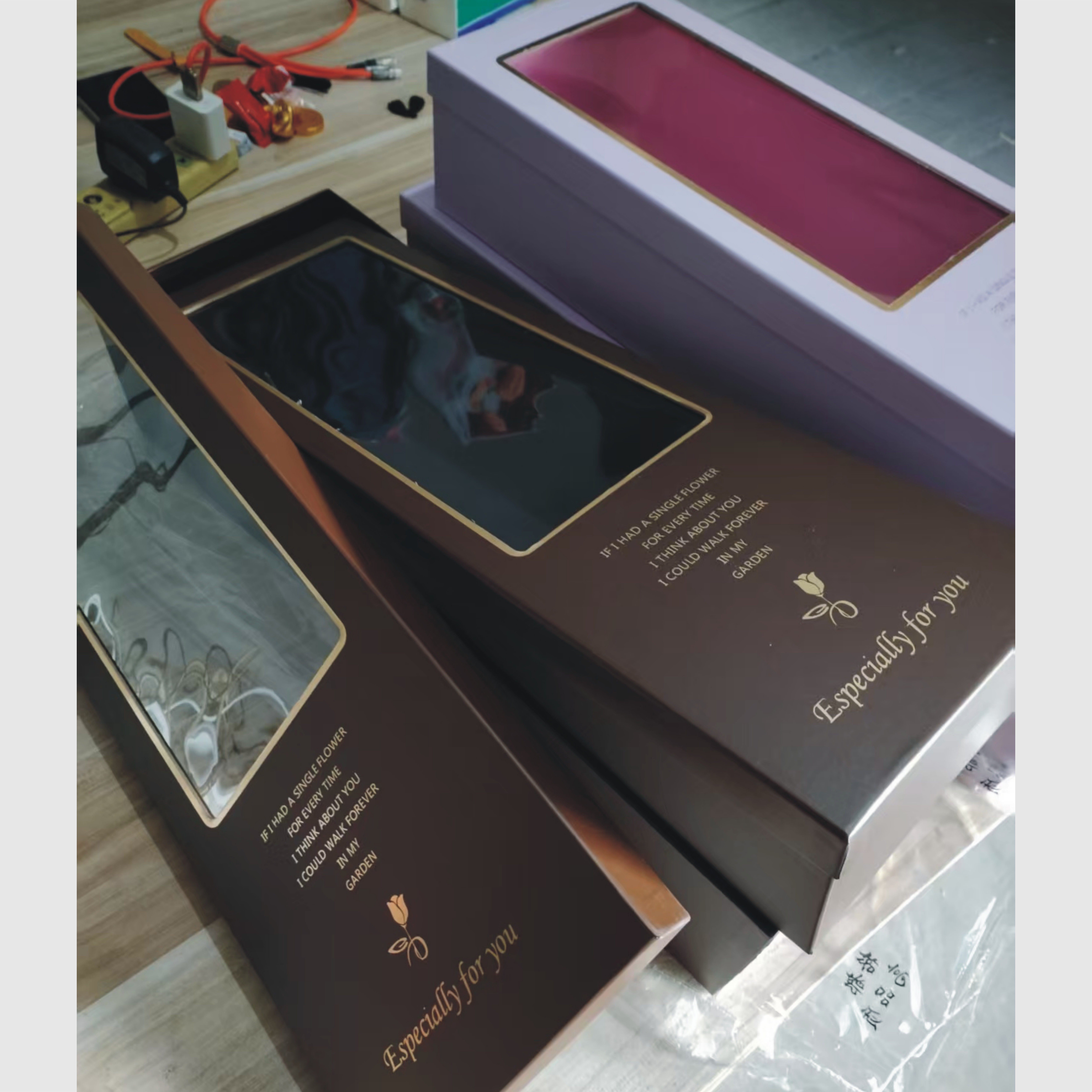 高档长方形鲜花包装盒金色蜜语挚爱之心套二玫瑰花开窗礼盒花店