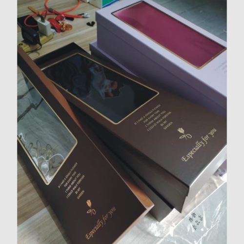 金色蜜语开窗长方形鲜花包装礼盒