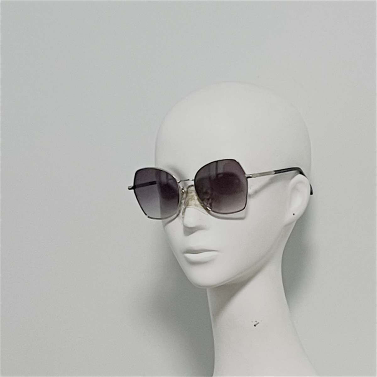 RNB1067 女式超大框太阳镜 不规则方框款墨镜 细节满 清货不退换