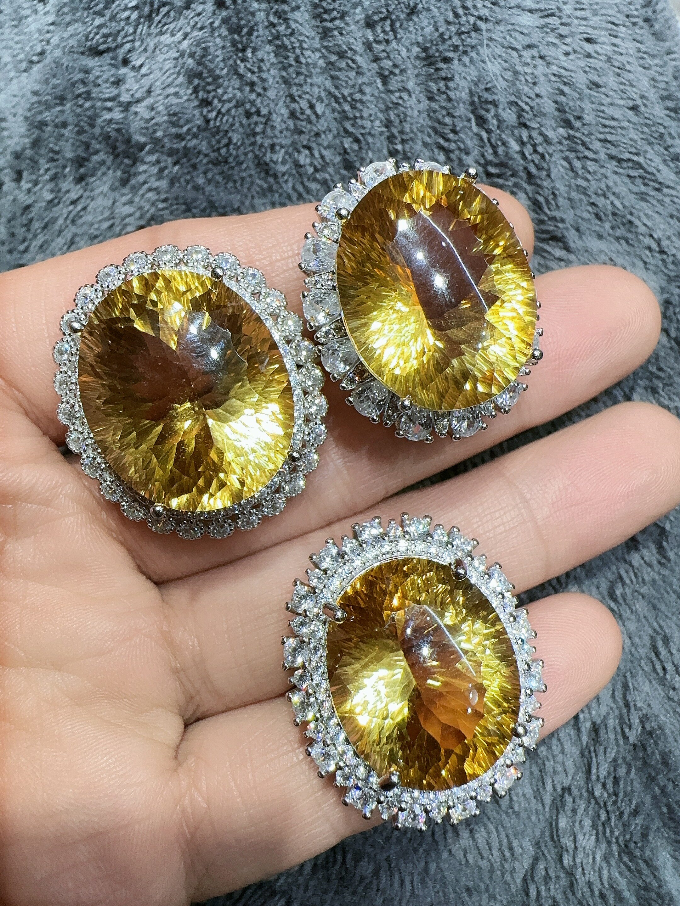 天然黄水晶戒指925银镶嵌大颗粒豪镶嵌千玺切