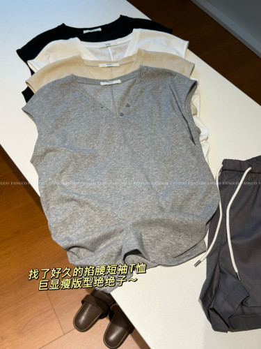oun*e  太爱纸片人！纽扣V领褶皱设计  竹节天丝显瘦短袖T恤包邮
