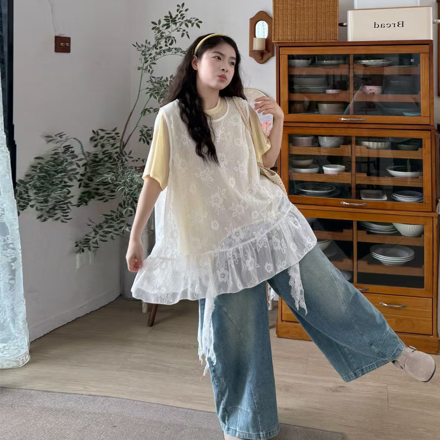 大码女装日系蕾丝拼接罩衫不规则T恤显瘦短袖上衣阔腿裤三件套装