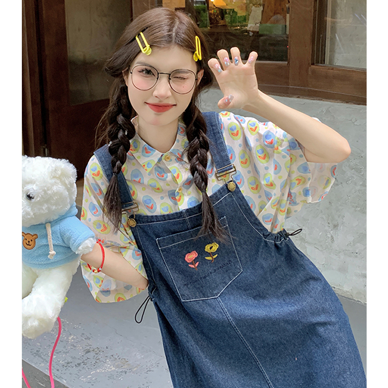 元气少女印花衬衫时尚背带裙套装
