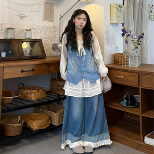 大码女装春季显瘦三件套娃娃领刺绣衬衫日系复古牛仔马甲裤子套装