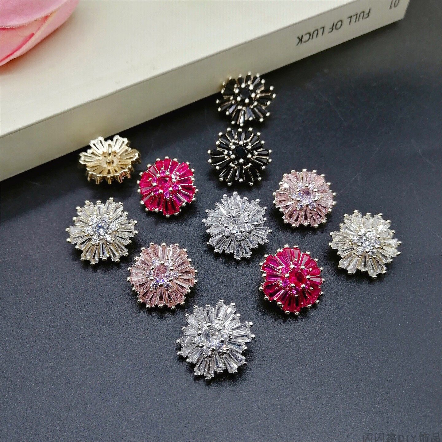 花型彩色5A锆石纽扣时髦连衣裙衬衫外套装饰扣 锆石水晶扣DIY配件,服饰配件/皮带/帽子/围巾,鞋扣,淘宝优惠券,粉丝福利购,淘宝优惠卷