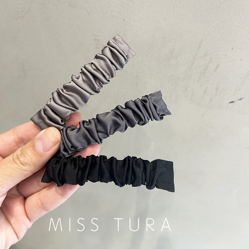 MissTura韩国褶皱布面掰掰夹