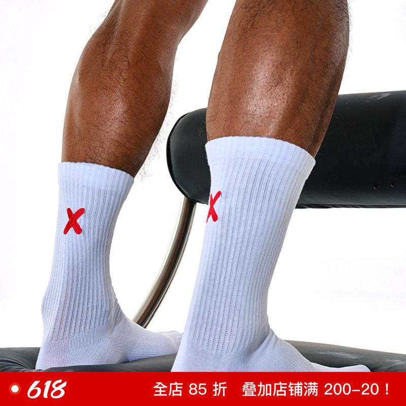 sockkon 男士高筒四季薄款红叉黑白XX字母刺绣手工缝头运动棉袜子