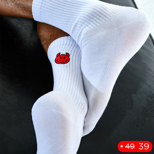 薄款 高筒四季 刺绣黑白小恶魔手工缝头透气运动棉袜子 男士 sockkon