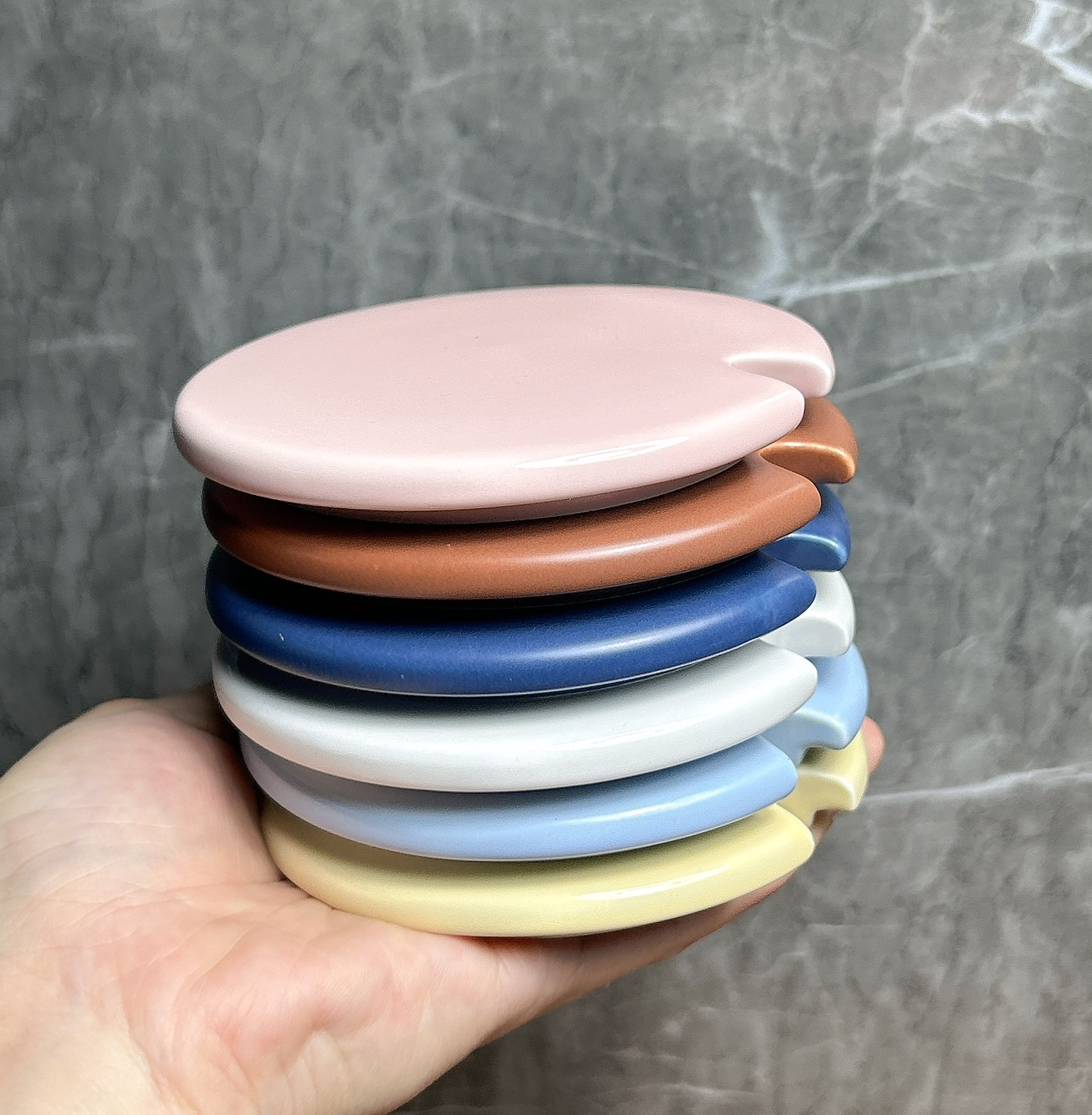 通用黑墨绿白粉红陶瓷杯盖玻璃杯可爱卡通家用可放勺大口径防尘盖