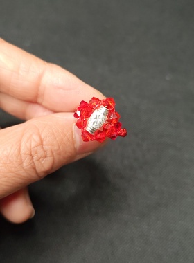 红水晶花花型纯银红绳转运珠戒指