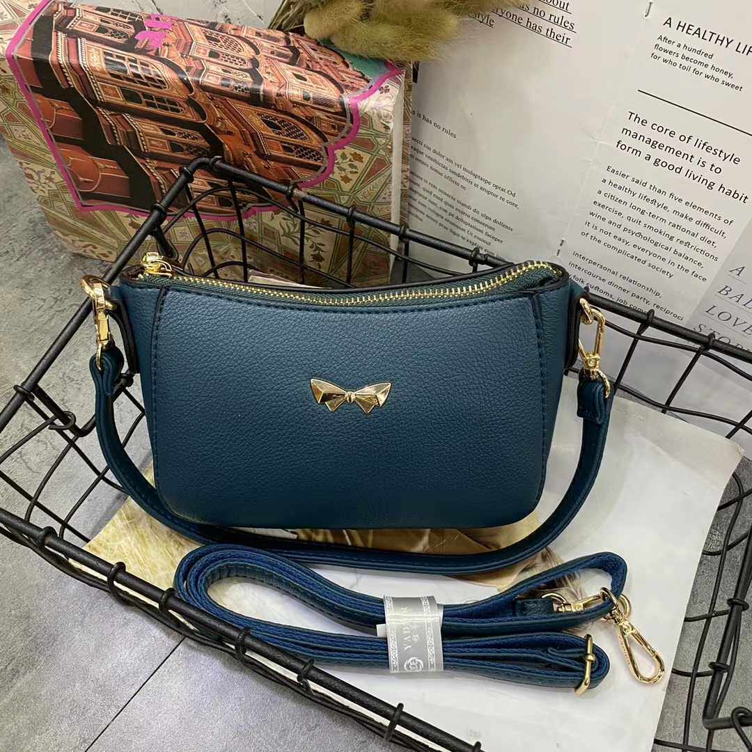 2022年雅蒂尔新款女士软料单肩斜挎两用包新品潮流百搭迷你款包邮