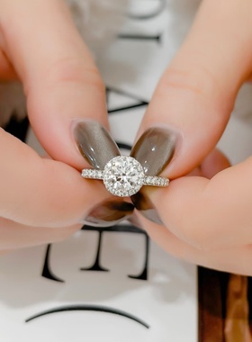 正品进口莫桑钻戒指女纯银经典圆包1克拉钻戒送女友求婚结婚礼物