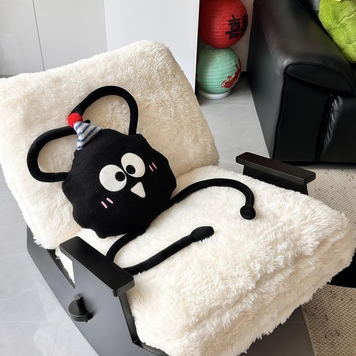 可爱煤球睡觉异形抱枕毛绒靠垫
