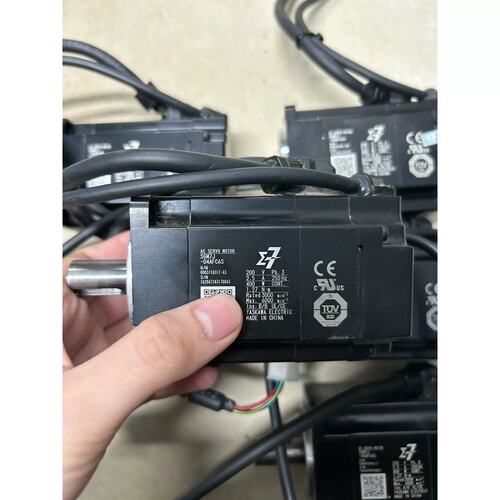 议价#电机七系400W SGM7J-04AFC6S，成色实拍