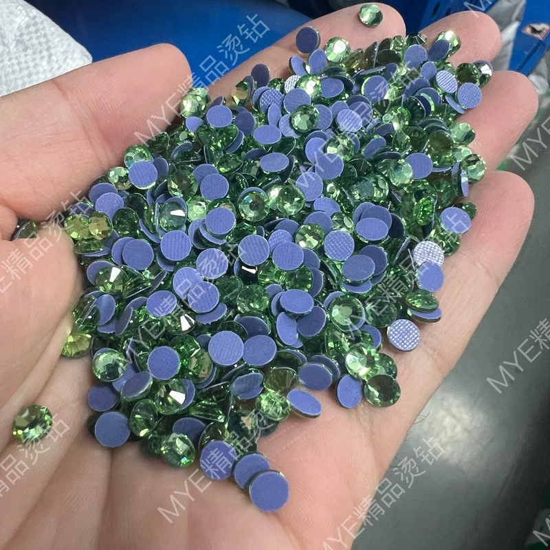 浅绿色精品烫钻果绿平底钻
