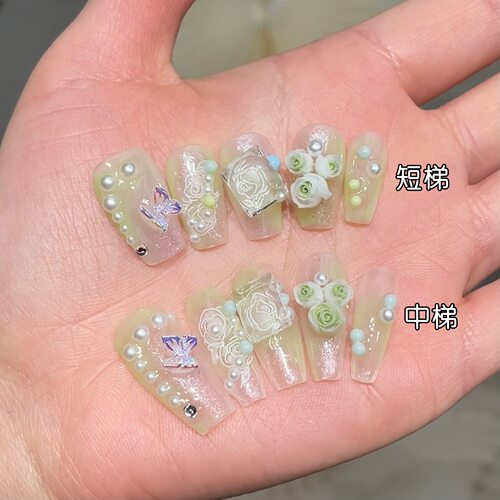 原创 【清露花影 】清透奶绿立体玫瑰穿戴甲极光蝴蝶春夏手工美甲