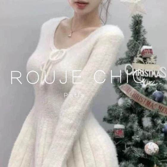 ROUJE CHIC法式白色针织连衣裙女秋冬修身内搭温柔气质百褶短裙