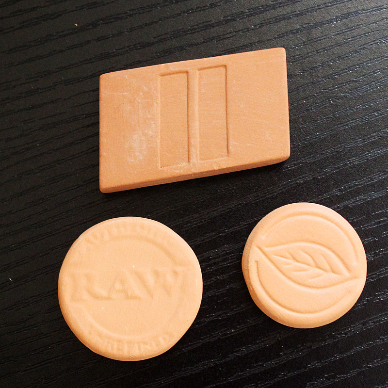 包邮 RAW陶土保湿片 烟草加湿片 手卷烟丝烟斗烟丝雪茄保湿工具在类目 ZIPPO/瑞士军刀/眼镜, 烟具, 烟斗相关配件, 压棒及相关工具中 - 来自Buy2taobao.com提供专业的淘宝代购服务