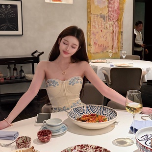 半裙套装 纯欲天花板复古波浪花边奶杏色刺绣抹胸 BOUTIQUE LIN