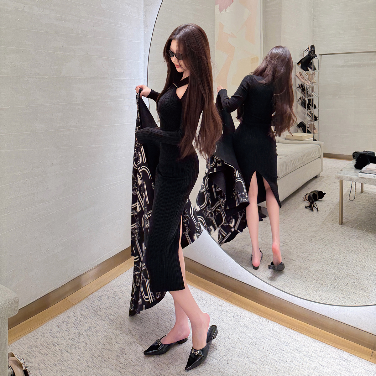 LINBOUTIQUE性感挂脖小黑裙