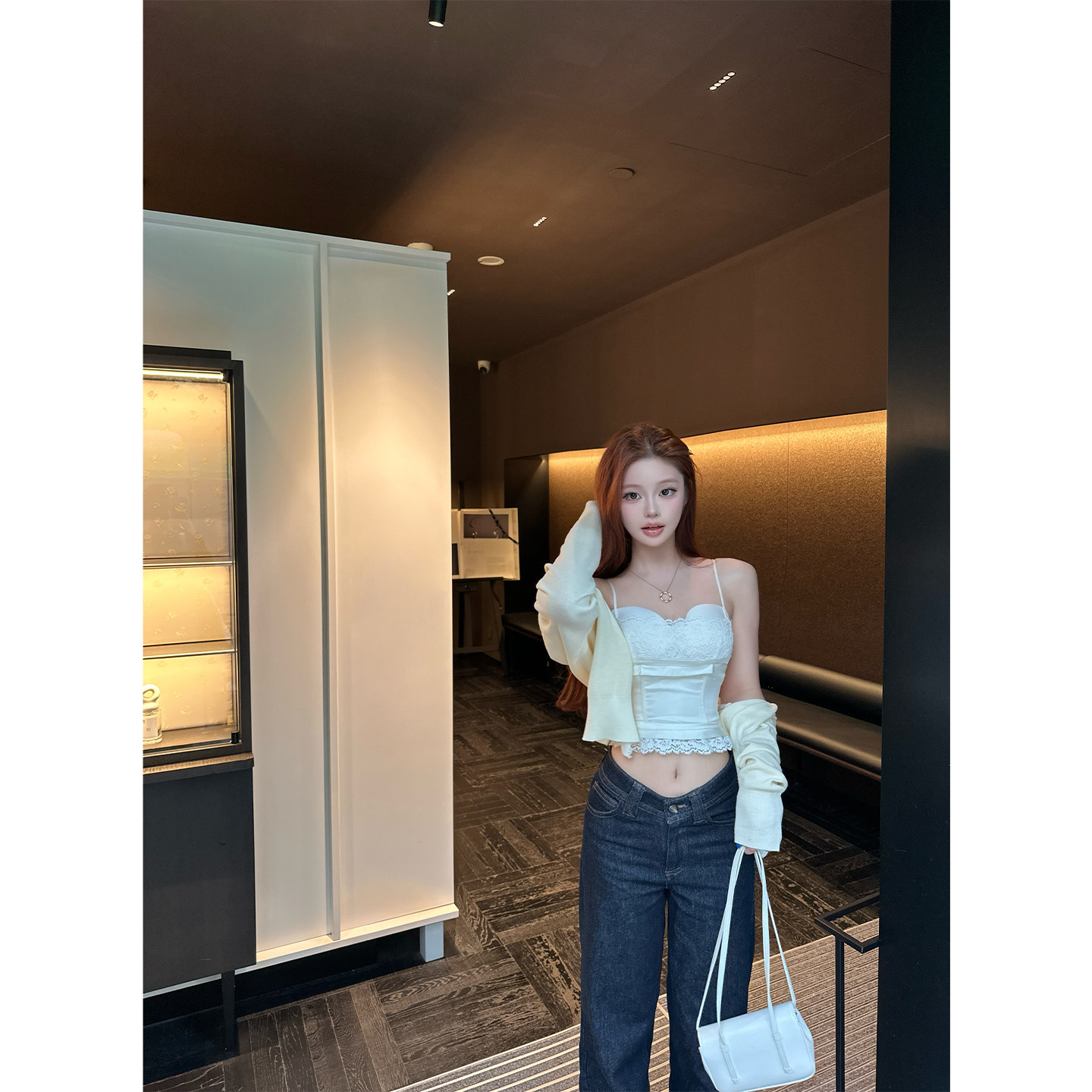 LIN BOUTIQUE蕾丝花边鱼骨吊带背心女内搭修身缎面短款抹胸带胸垫