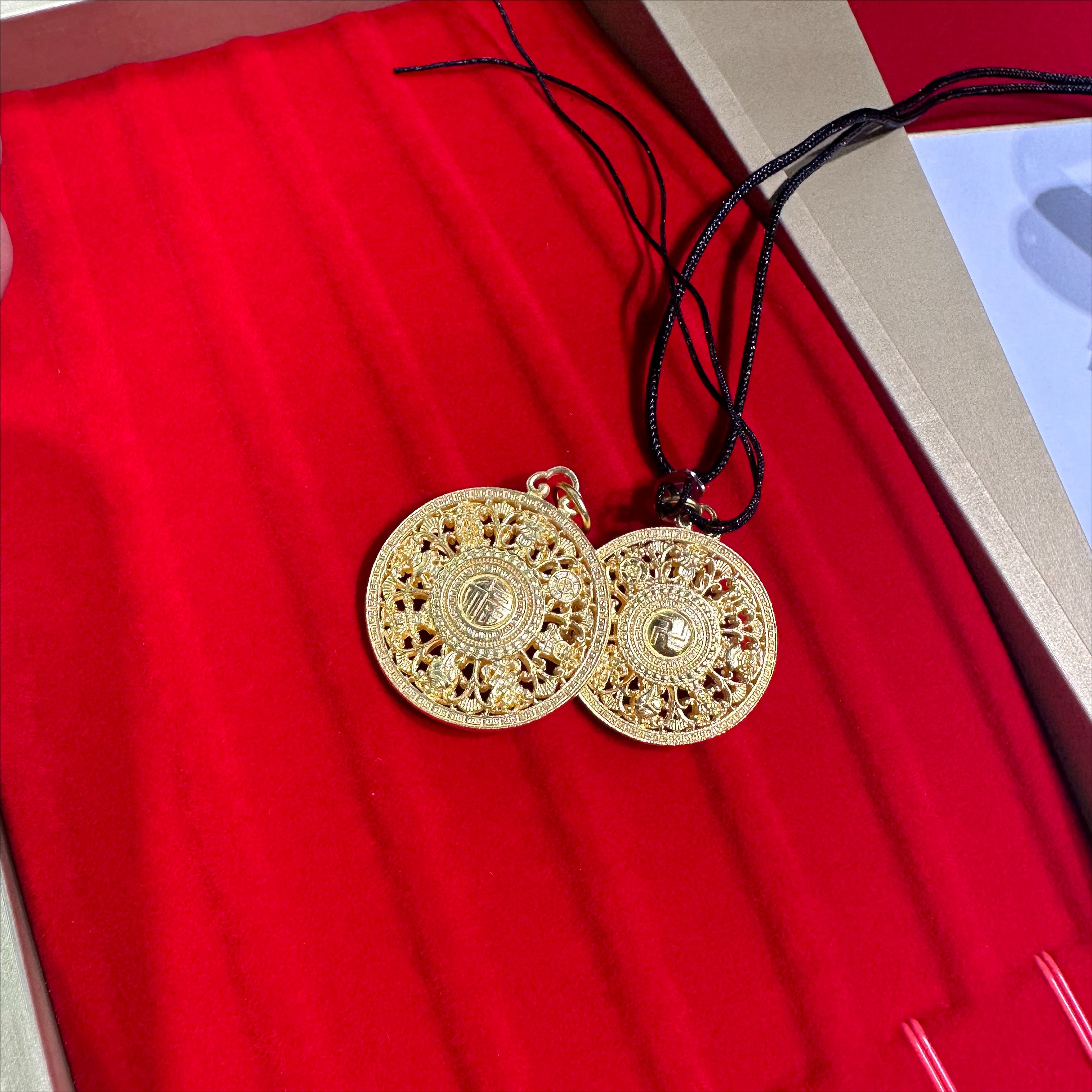 转运经典古法八宝罗盘吊坠黄金包银镂空毛衣链万字福男女生日礼物