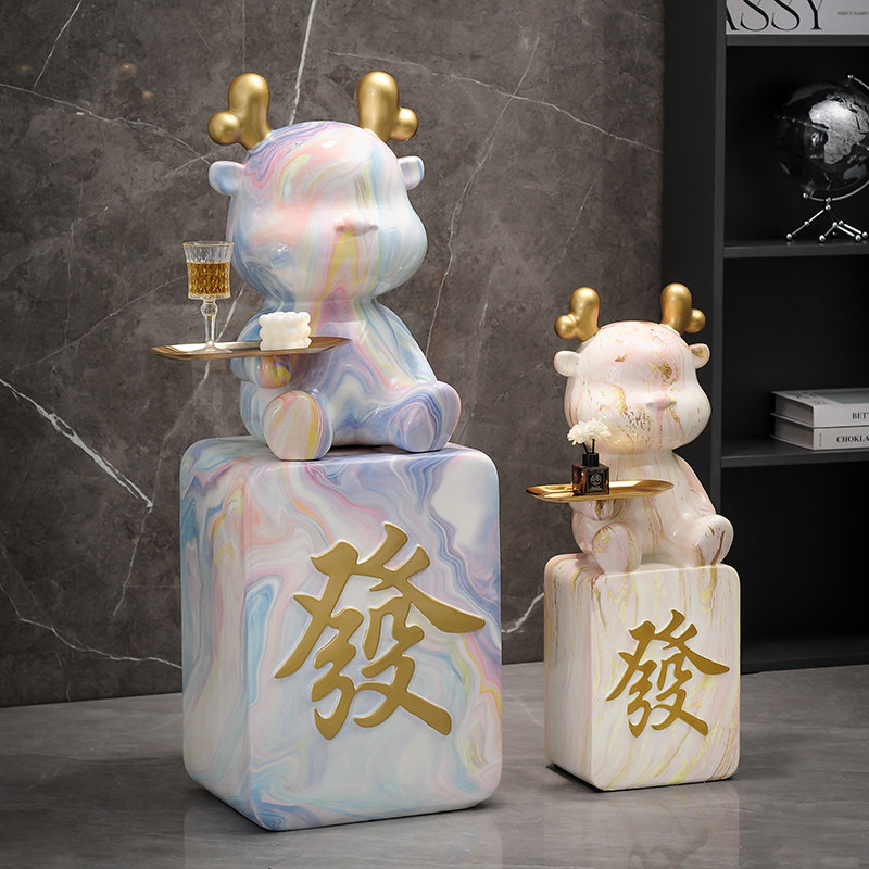 简约潮流客厅电视柜旁落地大摆件